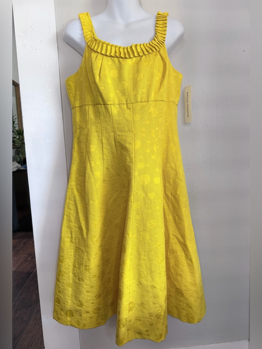 NWT Vintage Maggy London yellow sleeveless midi dress size 14